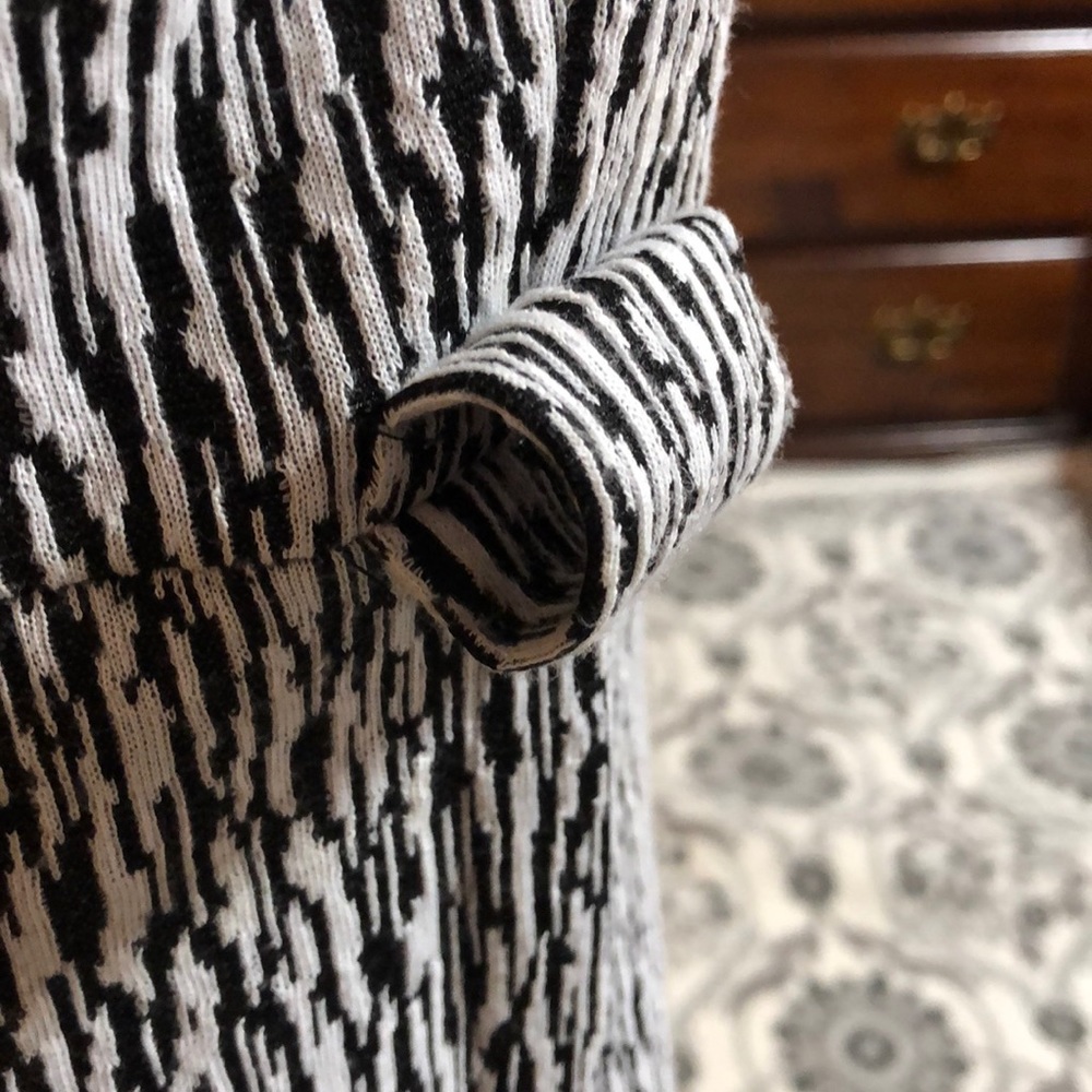 Black and white dress - Picture 4 of 5